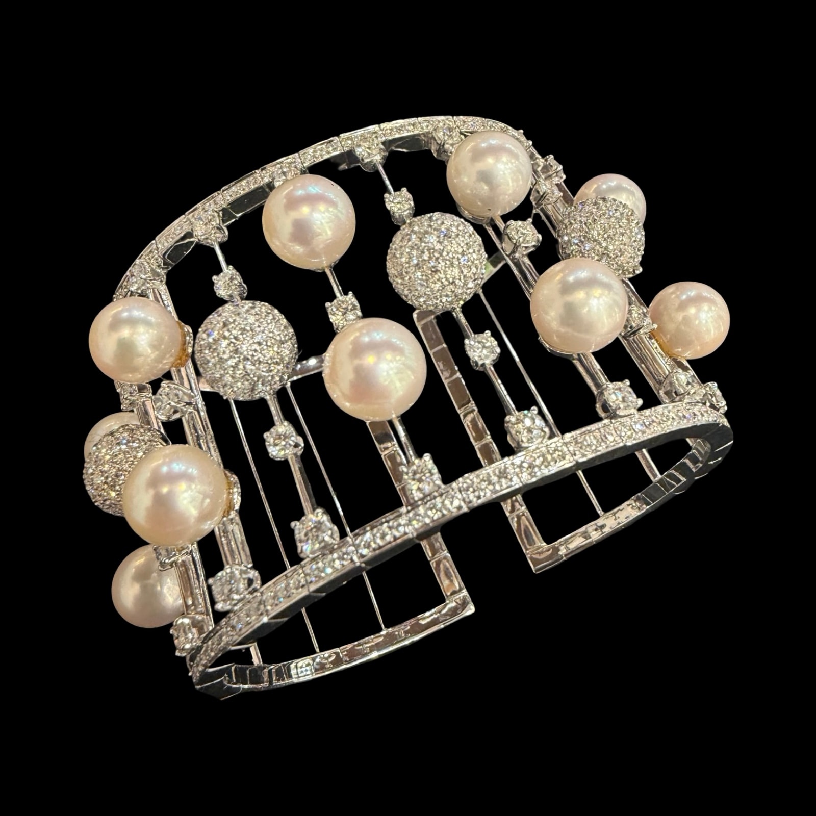Pearl and diamond bracelet